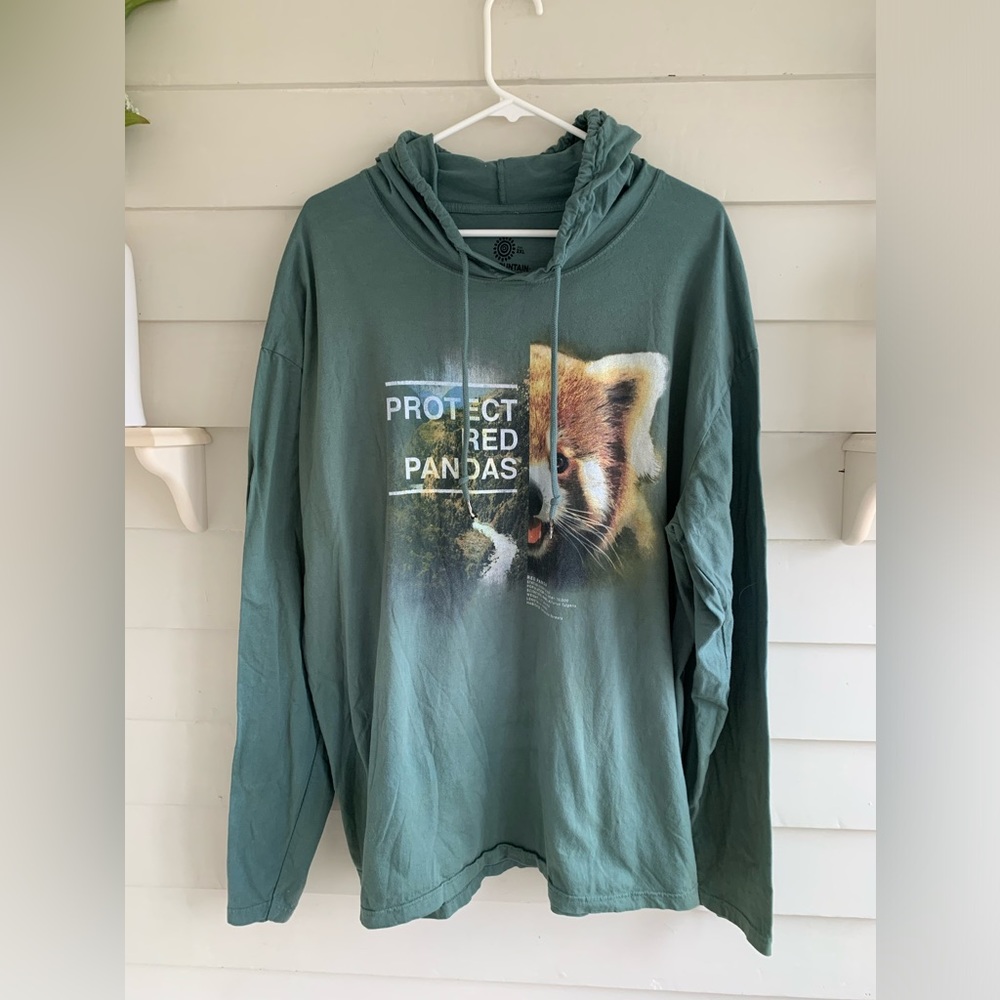 The Mountain Long Sleeve Hooded Red Panda Shirt Size 2XL